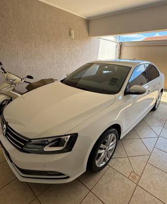 VOLKSWAGEN JETTA 2.0 TSI HIGHLINE 211CV GASOLINA 4P TIPTRONIC VOLKSWAGEN JETTA 2.0 TSI HIGHLINE 211CV GASOLINA 4P TIPTRONIC
